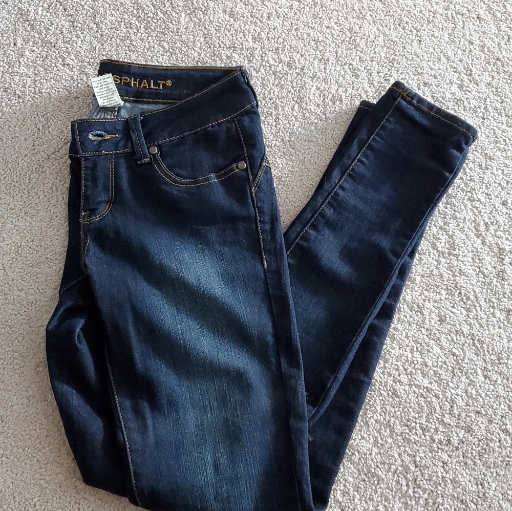 BN Blue Asphalt jeans - v flattering!